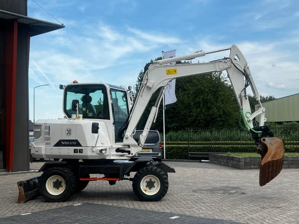 Volvo EW60E, 2021, 1403 hours, Steelwirst! - Bager na kotačima: slika Volvo EW60E, 2021, 1403 hours, Steelwirst! - Bager na kotačima Volvo EW60E, 2021, 1403 hours, Steelwirst! - Bager na kotačima: slika Volvo EW60E, 2021, 1403 hours, Steelwirst! - Bager na kotačima