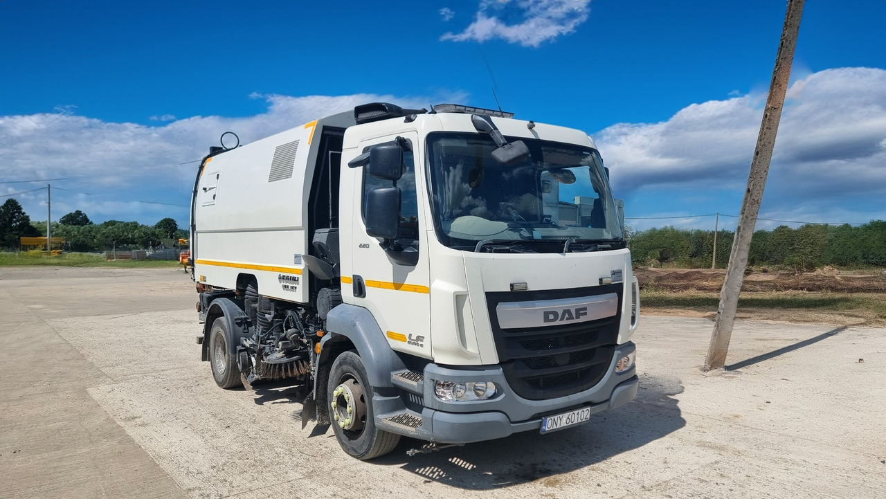 DAF LF220 - Cestovna čistilica: slika DAF LF220 - Cestovna čistilica DAF LF220 - Cestovna čistilica: slika DAF LF220 - Cestovna čistilica