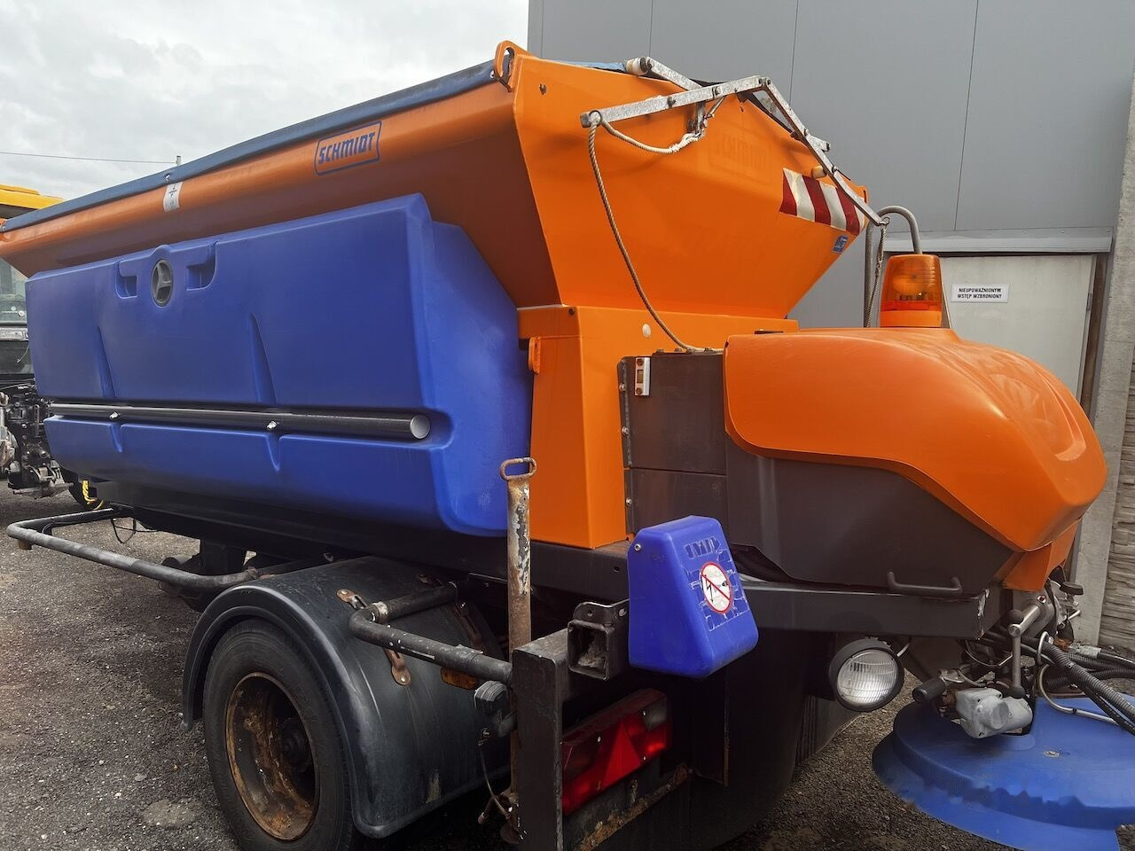 Schmidt Przyczepka 3,5m3 - Posipač pijeska/ Soli: slika Schmidt Przyczepka 3,5m3 - Posipač pijeska/ Soli Schmidt Przyczepka 3,5m3 - Posipač pijeska/ Soli: slika Schmidt Przyczepka 3,5m3 - Posipač pijeska/ Soli