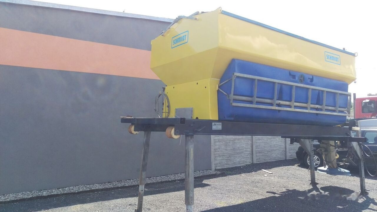 Schmidt STRATOS - Posipač pijeska/ Soli za Namjenska/ Posebna vozila: slika Schmidt STRATOS - Posipač pijeska/ Soli za Namjenska/ Posebna vozila Schmidt STRATOS - Posipač pijeska/ Soli za Namjenska/ Posebna vozila: slika Schmidt STRATOS - Posipač pijeska/ Soli za Namjenska/ Posebna vozila