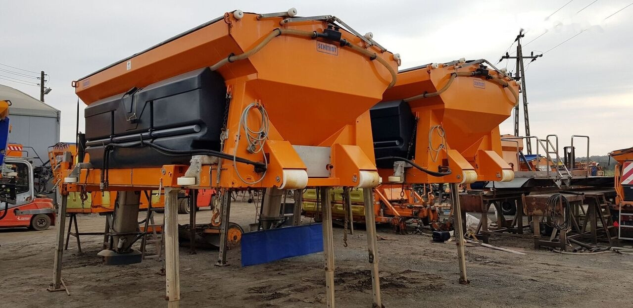 Schmidt Solarko piaskarka SCHMIDT STRATOS 5m3 20 - Posipač pijeska/ Soli za Namjenska/ Posebna vozila: slika Schmidt Solarko piaskarka SCHMIDT STRATOS 5m3 20 - Posipač pijeska/ Soli za Namjenska/ Posebna vozila Schmidt Solarko piaskarka SCHMIDT STRATOS 5m3 20 - Posipač pijeska/ Soli za Namjenska/ Posebna vozila: slika Schmidt Solarko piaskarka SCHMIDT STRATOS 5m3 20 - Posipač pijeska/ Soli za Namjenska/ Posebna vozila