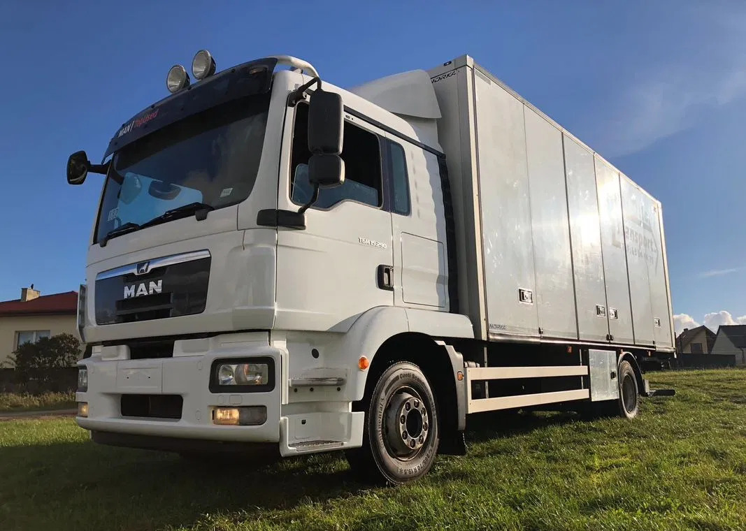 MAN 15.290 Winda Bok otwierany 18 Palet - Izotermni kamion: slika MAN 15.290 Winda Bok otwierany 18 Palet - Izotermni kamion MAN 15.290 Winda Bok otwierany 18 Palet - Izotermni kamion: slika MAN 15.290 Winda Bok otwierany 18 Palet - Izotermni kamion