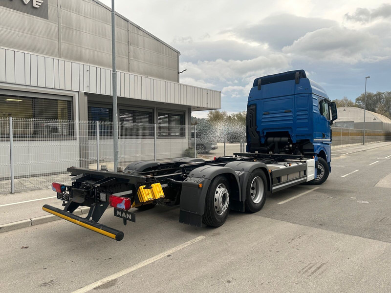 MAN TGX 26.440 - Kamion-šasija: slika MAN TGX 26.440 - Kamion-šasija MAN TGX 26.440 - Kamion-šasija: slika MAN TGX 26.440 - Kamion-šasija