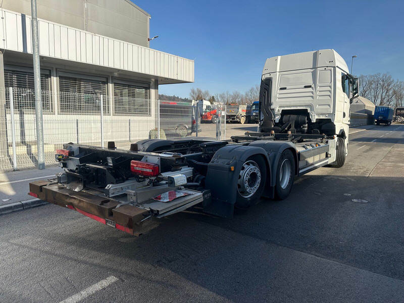 MAN TGX 26.520 6X2-4 LL klima intarder Led - Kamion-šasija: slika MAN TGX 26.520 6X2-4 LL klima intarder Led - Kamion-šasija MAN TGX 26.520 6X2-4 LL klima intarder Led - Kamion-šasija: slika MAN TGX 26.520 6X2-4 LL klima intarder Led - Kamion-šasija