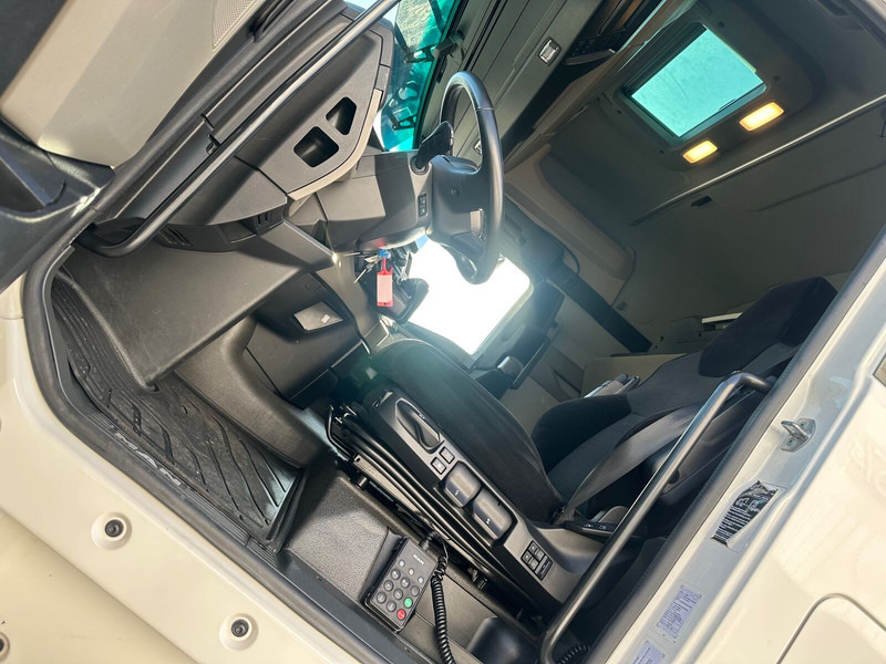 MAN TGX 26.520 LL klima Led - Kamion-šasija: slika MAN TGX 26.520 LL klima Led - Kamion-šasija MAN TGX 26.520 LL klima Led - Kamion-šasija: slika MAN TGX 26.520 LL klima Led - Kamion-šasija