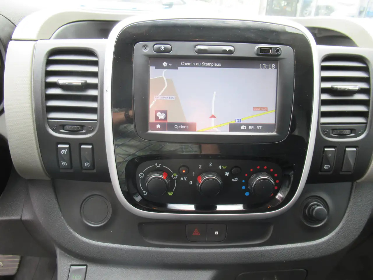 Mali kombi Renault Trafic CLIM AIRCO NAVI 11400€+TVA/BTW: slika Mali kombi Renault Trafic CLIM AIRCO NAVI 11400€+TVA/BTW