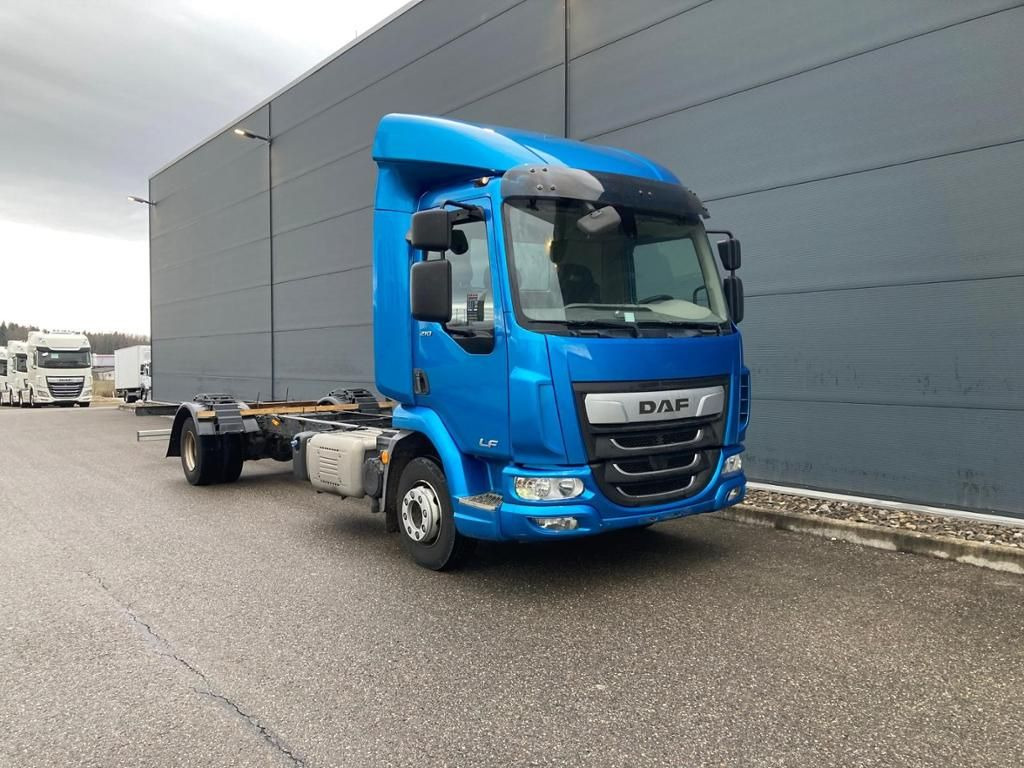 DAF LF 210 FA Standheizung / 5.00m Rd / 7.490kg - Kamion s ceradom: slika DAF LF 210 FA Standheizung / 5.00m Rd / 7.490kg - Kamion s ceradom DAF LF 210 FA Standheizung / 5.00m Rd / 7.490kg - Kamion s ceradom: slika DAF LF 210 FA Standheizung / 5.00m Rd / 7.490kg - Kamion s ceradom