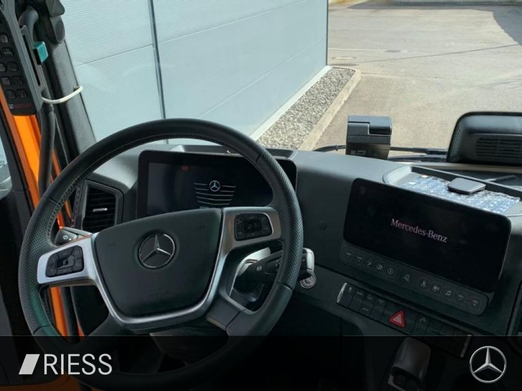 Novi Kamion Mercedes-Benz Arocs 2551 L Abrollkipper mit HAD, gelenkter lif: slika Novi Kamion Mercedes-Benz Arocs 2551 L Abrollkipper mit HAD, gelenkter lif Novi Kamion Mercedes-Benz Arocs 2551 L Abrollkipper mit HAD, gelenkter lif: slika Novi Kamion Mercedes-Benz Arocs 2551 L Abrollkipper mit HAD, gelenkter lif