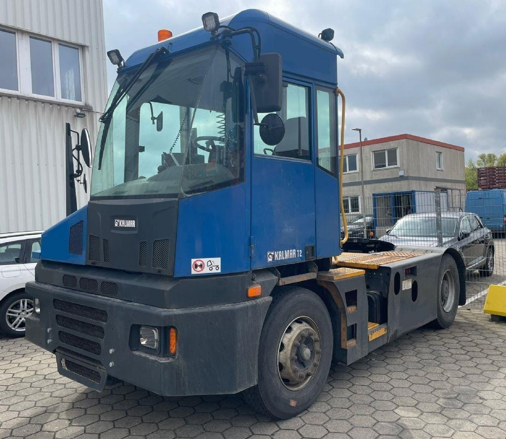 Kalmar T2 - Terminalni traktor: slika Kalmar T2 - Terminalni traktor Kalmar T2 - Terminalni traktor: slika Kalmar T2 - Terminalni traktor