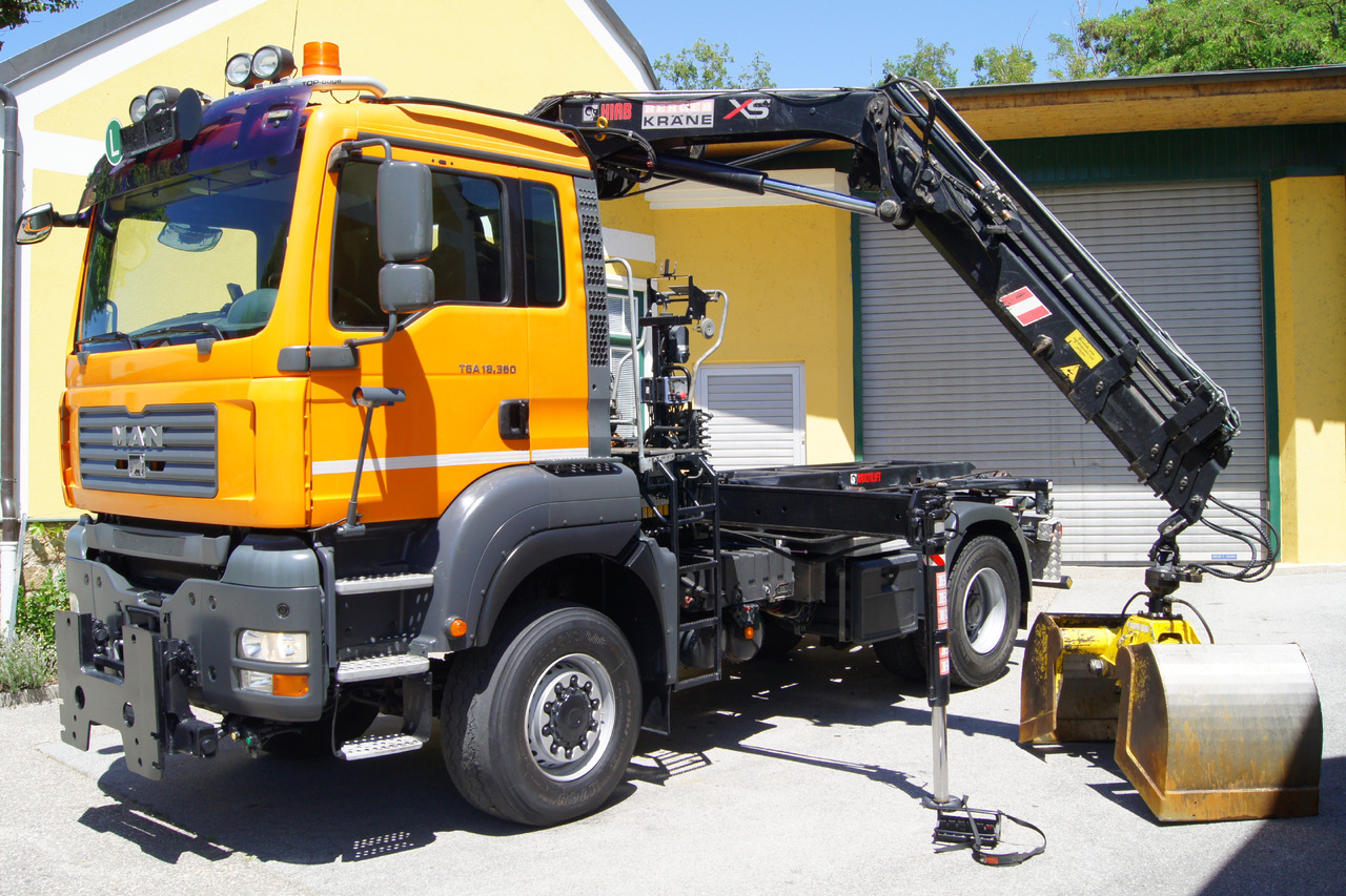 MAN TGA 18.360 BL 4x4/Euro 4/TÜV/HIAB 111/MULTILIFT/Winterdienst - Kamion s kukastom dizalicom, Kamion s kranom: slika MAN TGA 18.360 BL 4x4/Euro 4/TÜV/HIAB 111/MULTILIFT/Winterdienst - Kamion s kukastom dizalicom, Kamion s kranom MAN TGA 18.360 BL 4x4/Euro 4/TÜV/HIAB 111/MULTILIFT/Winterdienst - Kamion s kukastom dizalicom, Kamion s kranom: slika MAN TGA 18.360 BL 4x4/Euro 4/TÜV/HIAB 111/MULTILIFT/Winterdienst - Kamion s kukastom dizalicom, Kamion s kranom