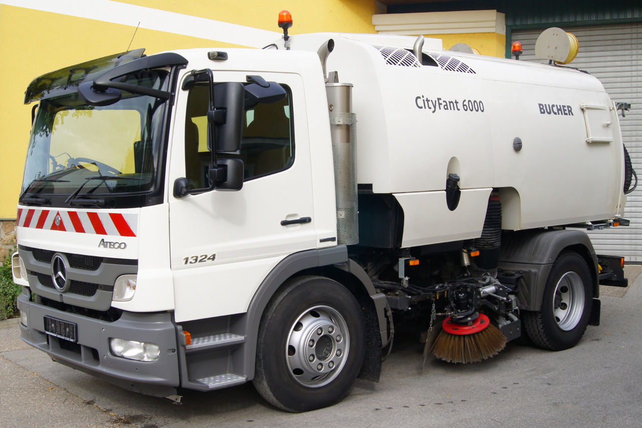 MERCEDES-BENZ ATEGO 1324 / BUCHER CityFant 6000 TWIN, beidseitig + Heck, Aufbaumotor - Cestovna čistilica: slika MERCEDES-BENZ ATEGO 1324 / BUCHER CityFant 6000 TWIN, beidseitig + Heck, Aufbaumotor - Cestovna čistilica MERCEDES-BENZ ATEGO 1324 / BUCHER CityFant 6000 TWIN, beidseitig + Heck, Aufbaumotor - Cestovna čistilica: slika MERCEDES-BENZ ATEGO 1324 / BUCHER CityFant 6000 TWIN, beidseitig + Heck, Aufbaumotor - Cestovna čistilica