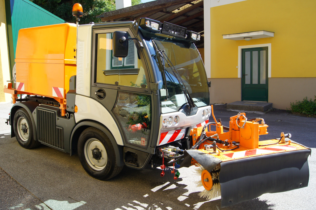 MULTICAR TREMO X56 Carrier CS/4x4/Euro 5/Besen/Wasserfass - Cestovna čistilica: slika MULTICAR TREMO X56 Carrier CS/4x4/Euro 5/Besen/Wasserfass - Cestovna čistilica MULTICAR TREMO X56 Carrier CS/4x4/Euro 5/Besen/Wasserfass - Cestovna čistilica: slika MULTICAR TREMO X56 Carrier CS/4x4/Euro 5/Besen/Wasserfass - Cestovna čistilica