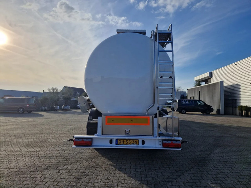 Feldbinder 38000 liter 3 kamer tankoplegger met CIP Leiding - Poluprikolica cisterna: slika Feldbinder 38000 liter 3 kamer tankoplegger met CIP Leiding - Poluprikolica cisterna Feldbinder 38000 liter 3 kamer tankoplegger met CIP Leiding - Poluprikolica cisterna: slika Feldbinder 38000 liter 3 kamer tankoplegger met CIP Leiding - Poluprikolica cisterna