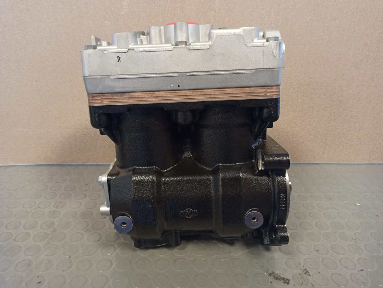 SCANIA AIR COMPRESSOR - 2792819 - Zračni kompresor za kočnice za Kamion: slika SCANIA AIR COMPRESSOR - 2792819 - Zračni kompresor za kočnice za Kamion SCANIA AIR COMPRESSOR - 2792819 - Zračni kompresor za kočnice za Kamion: slika SCANIA AIR COMPRESSOR - 2792819 - Zračni kompresor za kočnice za Kamion