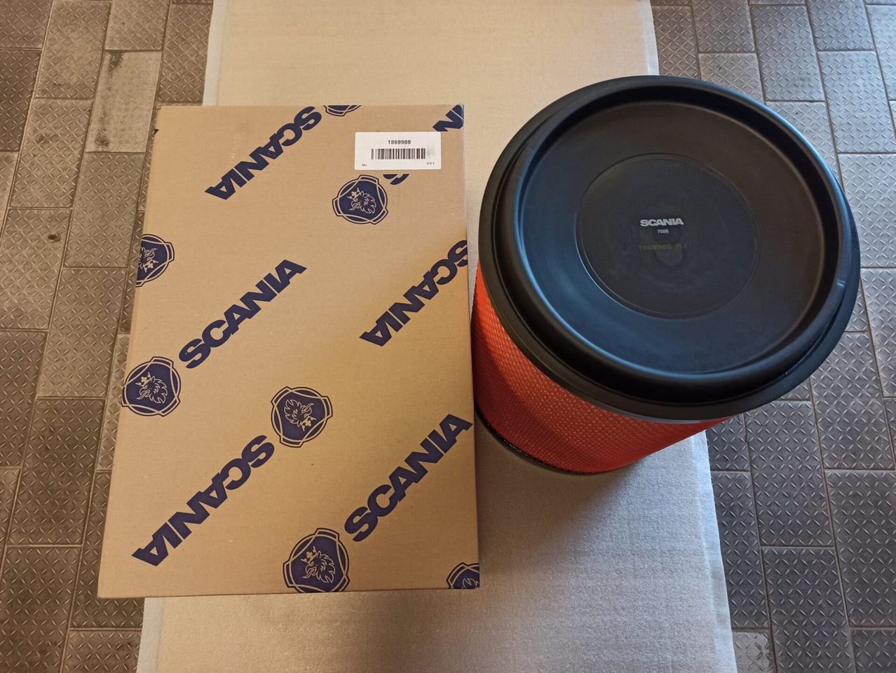 SCANIA AIR FILTER - 1869988 - Filter zraka za Kamion: slika SCANIA AIR FILTER - 1869988 - Filter zraka za Kamion SCANIA AIR FILTER - 1869988 - Filter zraka za Kamion: slika SCANIA AIR FILTER - 1869988 - Filter zraka za Kamion