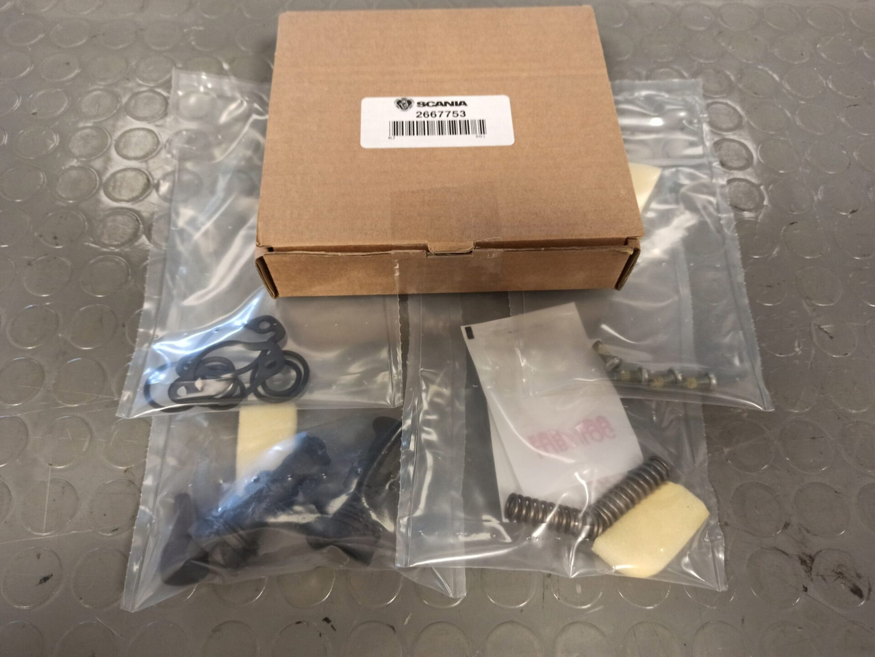 SCANIA COMPRESSOR VALVE REPAIR KIT - 2667753 - Komplet za popravak motora za Kamion: slika SCANIA COMPRESSOR VALVE REPAIR KIT - 2667753 - Komplet za popravak motora za Kamion SCANIA COMPRESSOR VALVE REPAIR KIT - 2667753 - Komplet za popravak motora za Kamion: slika SCANIA COMPRESSOR VALVE REPAIR KIT - 2667753 - Komplet za popravak motora za Kamion