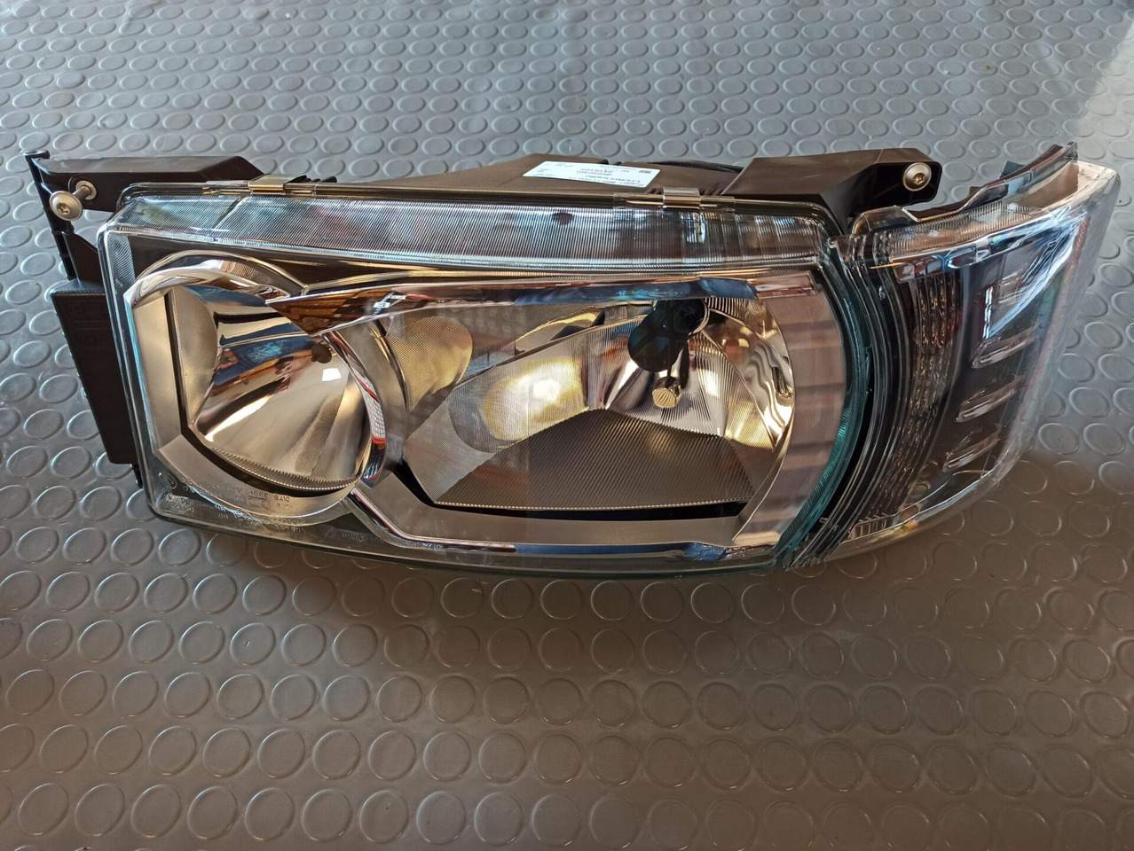 SCANIA HEADLAMP XENON LH V8 2416105 - Prednja svjetla za Kamion: slika SCANIA HEADLAMP XENON LH V8 2416105 - Prednja svjetla za Kamion SCANIA HEADLAMP XENON LH V8 2416105 - Prednja svjetla za Kamion: slika SCANIA HEADLAMP XENON LH V8 2416105 - Prednja svjetla za Kamion