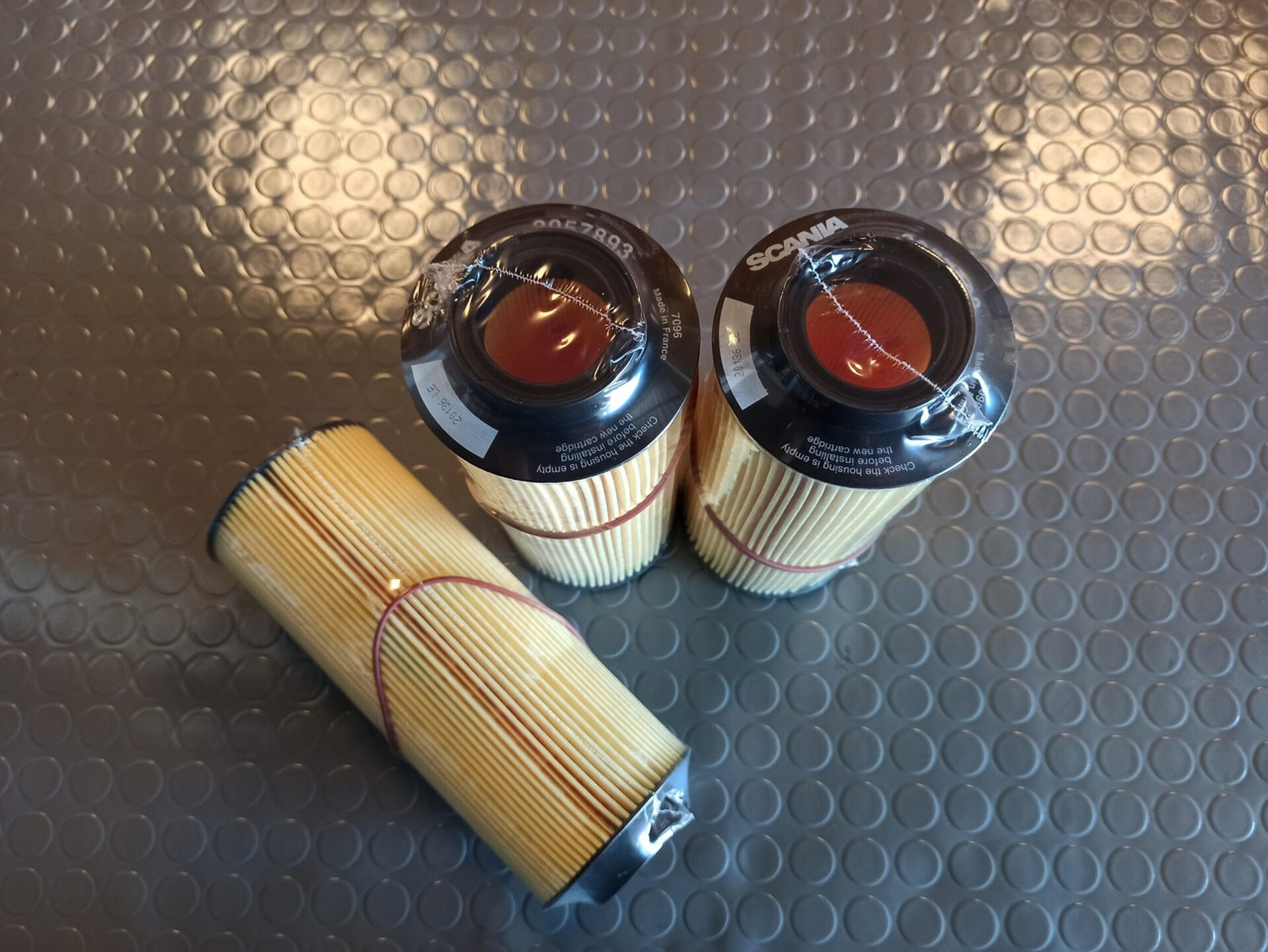 SCANIA OIL FILTER - 2057893 - Filter ulja za Kamion: slika SCANIA OIL FILTER - 2057893 - Filter ulja za Kamion SCANIA OIL FILTER - 2057893 - Filter ulja za Kamion: slika SCANIA OIL FILTER - 2057893 - Filter ulja za Kamion
