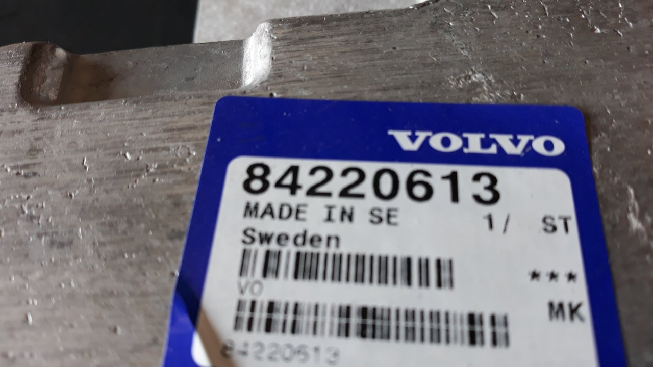 VOLVO FOOT PLATE 84220613 - Prag za Kamion: slika VOLVO FOOT PLATE 84220613 - Prag za Kamion VOLVO FOOT PLATE 84220613 - Prag za Kamion: slika VOLVO FOOT PLATE 84220613 - Prag za Kamion