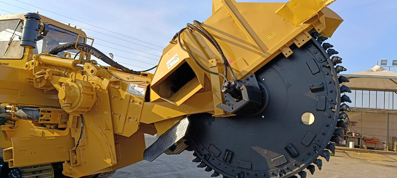 Vermeer T558 II - Trenčer: slika Vermeer T558 II - Trenčer Vermeer T558 II - Trenčer: slika Vermeer T558 II - Trenčer