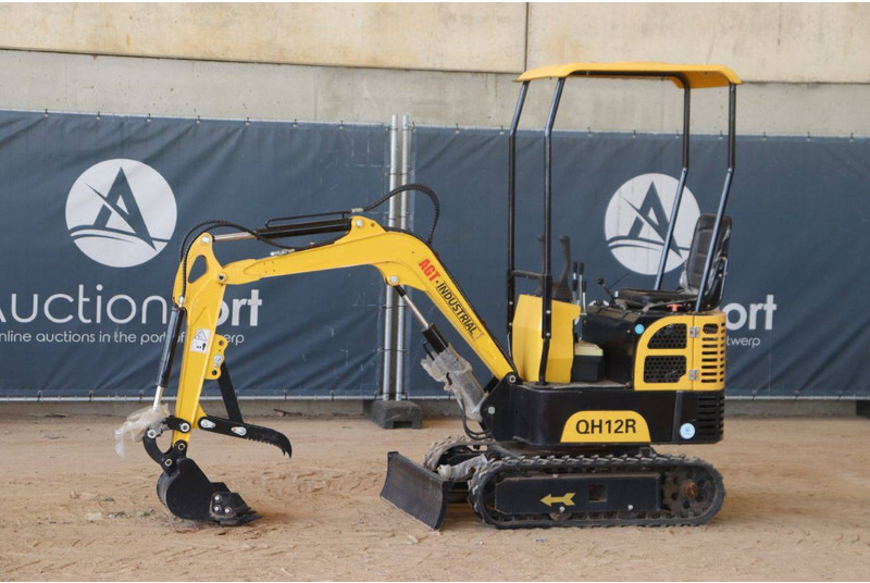 AGT Industrial QH12R - Mini bager: slika AGT Industrial QH12R - Mini bager AGT Industrial QH12R - Mini bager: slika AGT Industrial QH12R - Mini bager