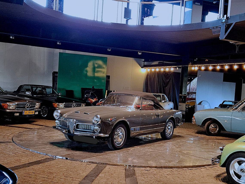 Alfa Romeo 2000 Spider - Limuzina: slika Alfa Romeo 2000 Spider - Limuzina Alfa Romeo 2000 Spider - Limuzina: slika Alfa Romeo 2000 Spider - Limuzina
