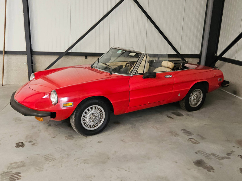 Alfa Romeo Spider 2000 - Automobil: slika Alfa Romeo Spider 2000 - Automobil Alfa Romeo Spider 2000 - Automobil: slika Alfa Romeo Spider 2000 - Automobil