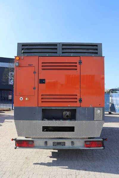 Atlas-Copco XRXS566CD EC BOX - Zračni kompresor: slika Atlas-Copco XRXS566CD EC BOX - Zračni kompresor Atlas-Copco XRXS566CD EC BOX - Zračni kompresor: slika Atlas-Copco XRXS566CD EC BOX - Zračni kompresor