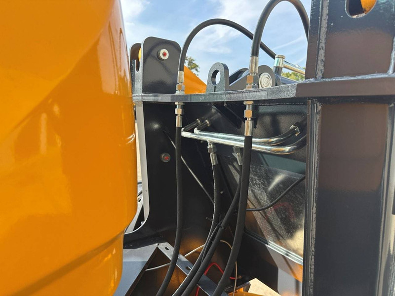 Utovarivač na kotačima BLANCHE TW36: slika Utovarivač na kotačima BLANCHE TW36 Utovarivač na kotačima BLANCHE TW36: slika Utovarivač na kotačima BLANCHE TW36