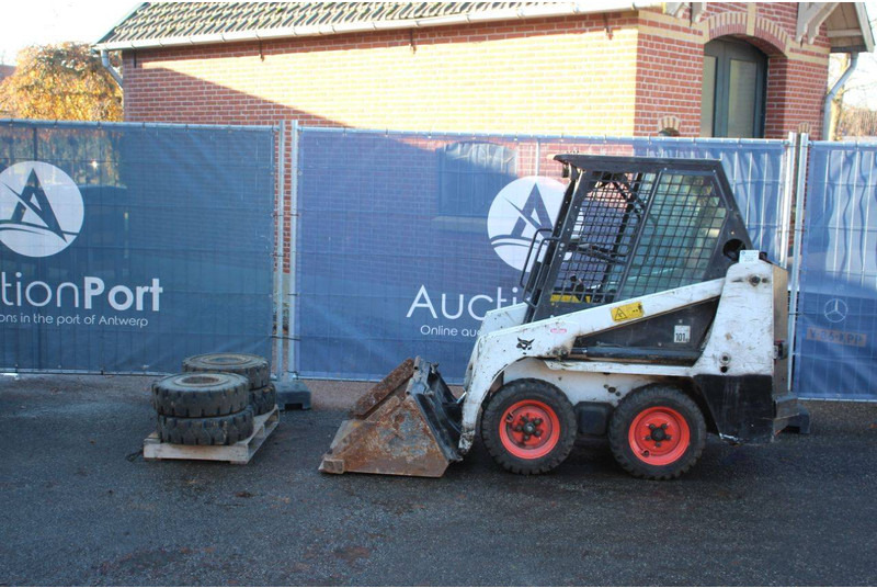 Bobcat 530 - Utovarivač na kotačima: slika Bobcat 530 - Utovarivač na kotačima Bobcat 530 - Utovarivač na kotačima: slika Bobcat 530 - Utovarivač na kotačima