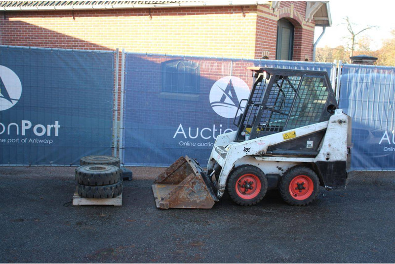 Bobcat 530 - Utovarivač na kotačima: slika Bobcat 530 - Utovarivač na kotačima Bobcat 530 - Utovarivač na kotačima: slika Bobcat 530 - Utovarivač na kotačima