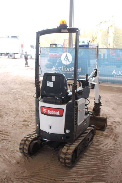 Bobcat E10Z - Mini bager: slika Bobcat E10Z - Mini bager Bobcat E10Z - Mini bager: slika Bobcat E10Z - Mini bager