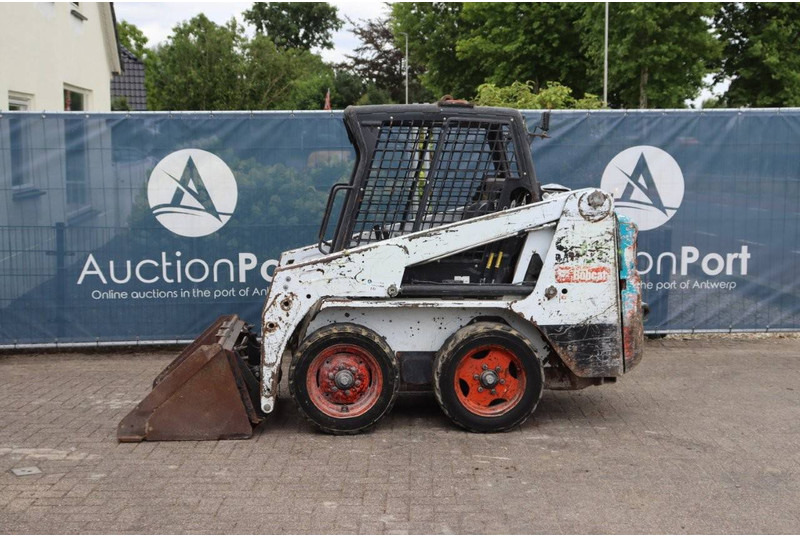 Bobcat S100 - Utovarivač na kotačima: slika Bobcat S100 - Utovarivač na kotačima Bobcat S100 - Utovarivač na kotačima: slika Bobcat S100 - Utovarivač na kotačima