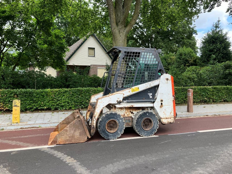 Bobcat S70 - Utovarivač na kotačima: slika Bobcat S70 - Utovarivač na kotačima Bobcat S70 - Utovarivač na kotačima: slika Bobcat S70 - Utovarivač na kotačima