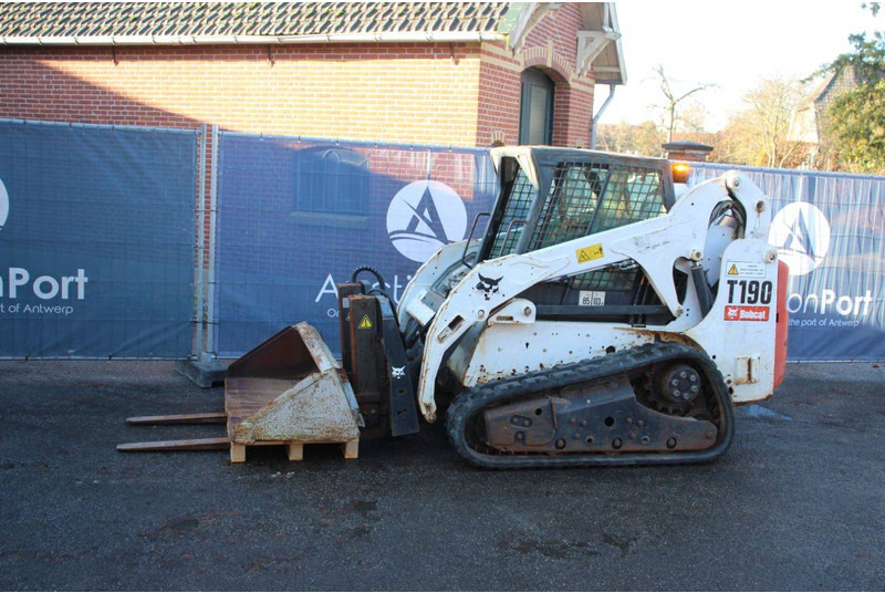 Bobcat T190 - Utovarivač gusjeničar: slika Bobcat T190 - Utovarivač gusjeničar Bobcat T190 - Utovarivač gusjeničar: slika Bobcat T190 - Utovarivač gusjeničar