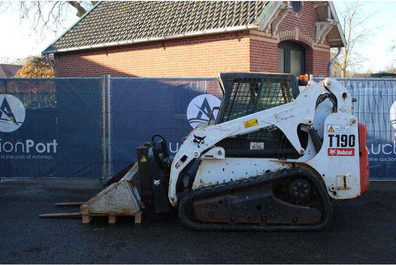 Bobcat T190 - Utovarivač gusjeničar: slika Bobcat T190 - Utovarivač gusjeničar Bobcat T190 - Utovarivač gusjeničar: slika Bobcat T190 - Utovarivač gusjeničar