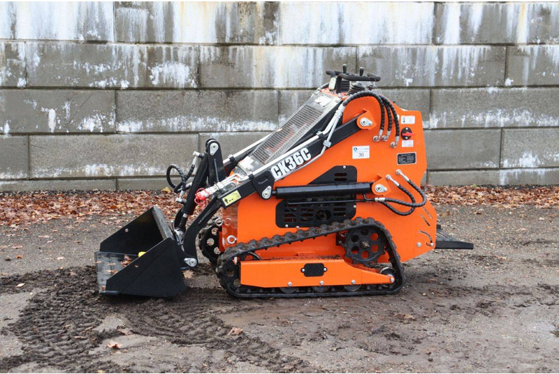 Captok 36C - Utovarivač gusjeničar: slika Captok 36C - Utovarivač gusjeničar Captok 36C - Utovarivač gusjeničar: slika Captok 36C - Utovarivač gusjeničar