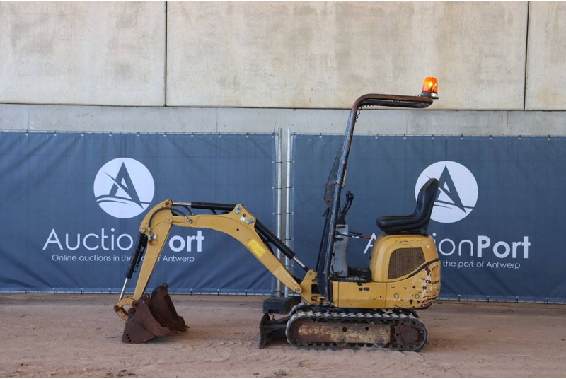 Caterpillar 300.9D - Mini bager: slika Caterpillar 300.9D - Mini bager Caterpillar 300.9D - Mini bager: slika Caterpillar 300.9D - Mini bager