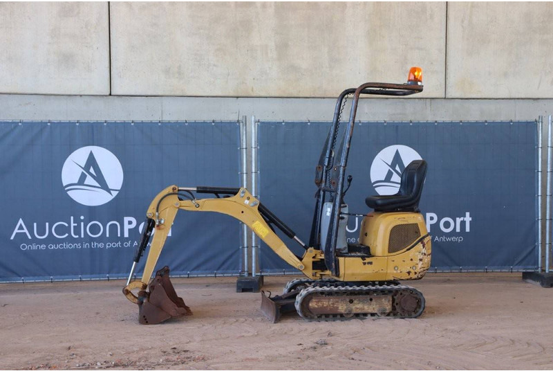 Caterpillar 300.9D - Mini bager: slika Caterpillar 300.9D - Mini bager Caterpillar 300.9D - Mini bager: slika Caterpillar 300.9D - Mini bager