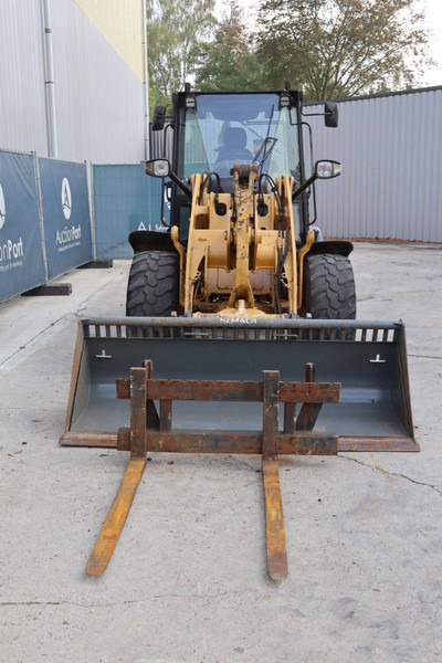 Utovarivač na kotačima Caterpillar 906H2: slika Utovarivač na kotačima Caterpillar 906H2