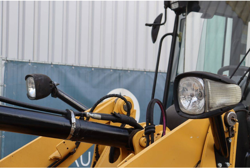Utovarivač na kotačima Caterpillar 906H2: slika Utovarivač na kotačima Caterpillar 906H2