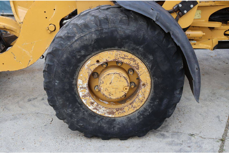 Utovarivač na kotačima Caterpillar 906H2: slika Utovarivač na kotačima Caterpillar 906H2