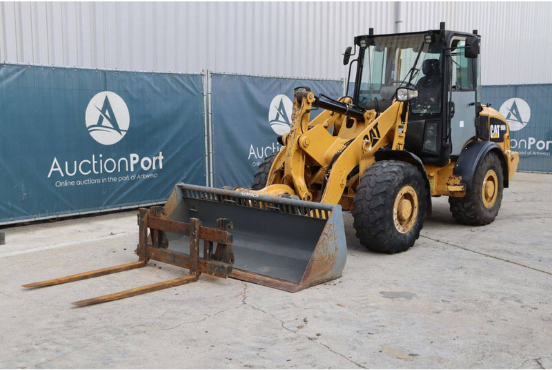 Utovarivač na kotačima Caterpillar 906H2: slika Utovarivač na kotačima Caterpillar 906H2