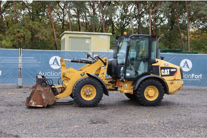 Caterpillar 906H2 - Utovarivač na kotačima: slika Caterpillar 906H2 - Utovarivač na kotačima Caterpillar 906H2 - Utovarivač na kotačima: slika Caterpillar 906H2 - Utovarivač na kotačima