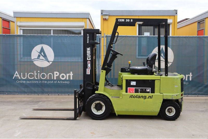 Clark CEM 30S - Električni viličar: slika Clark CEM 30S - Električni viličar Clark CEM 30S - Električni viličar: slika Clark CEM 30S - Električni viličar