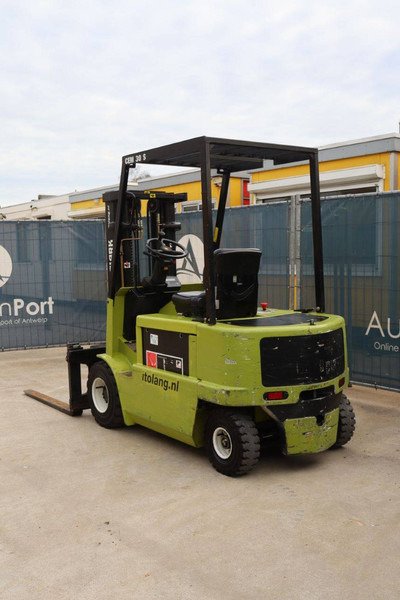 Clark CEM 30S - Električni viličar: slika Clark CEM 30S - Električni viličar Clark CEM 30S - Električni viličar: slika Clark CEM 30S - Električni viličar