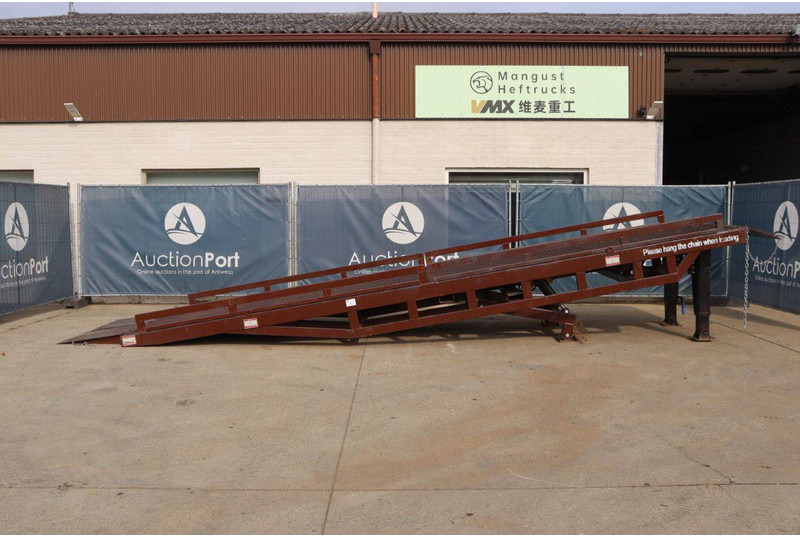Containerramps Mangust LR12T - Prikolica plato/ Otvoreni sanduk: slika Containerramps Mangust LR12T - Prikolica plato/ Otvoreni sanduk Containerramps Mangust LR12T - Prikolica plato/ Otvoreni sanduk: slika Containerramps Mangust LR12T - Prikolica plato/ Otvoreni sanduk