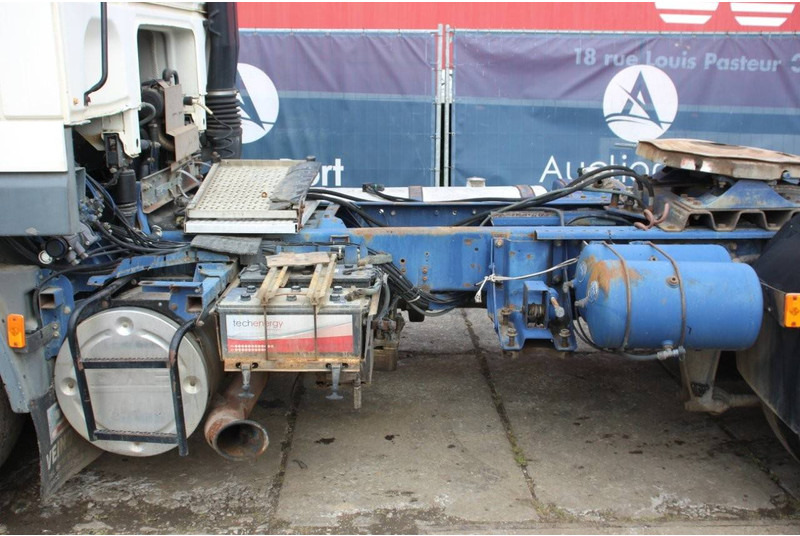 Kamion-šasija DAF 95 XF: slika Kamion-šasija DAF 95 XF Kamion-šasija DAF 95 XF: slika Kamion-šasija DAF 95 XF