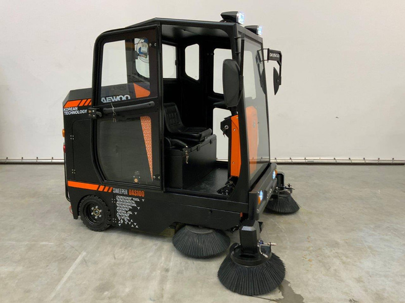 Daewoo DAS100 - Cestovna čistilica: slika Daewoo DAS100 - Cestovna čistilica Daewoo DAS100 - Cestovna čistilica: slika Daewoo DAS100 - Cestovna čistilica