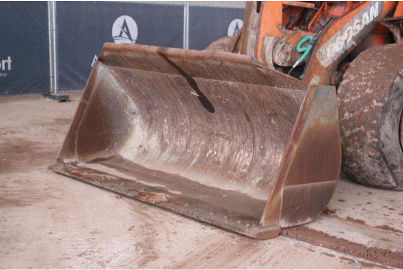 Utovarivač na kotačima Doosan DL300-3: slika Utovarivač na kotačima Doosan DL300-3